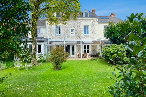 Acheter maison 8 pièce(s) 220 m² - Photo