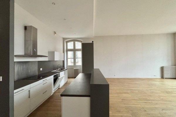 Louer appartement 4 pièce(s) 130 m² - Photo