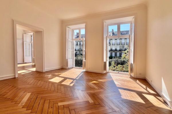 Louer appartement 4 pièce(s) 150 m² - Photo