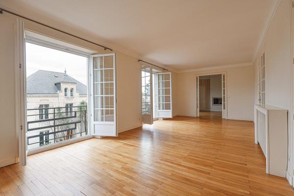 Louer appartement 5 pièce(s) 108 m² - Photo