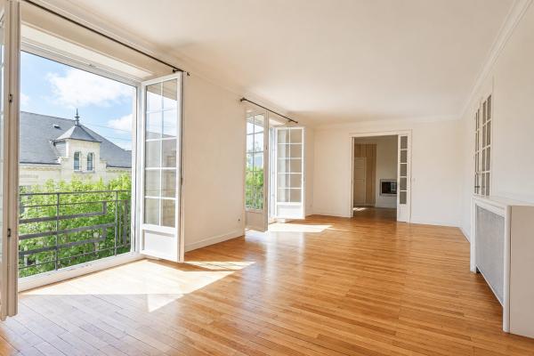 Louer appartement 5 pièce(s) 108 m² - Photo
