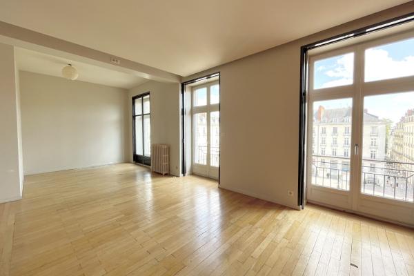 Louer appartement 4 pièce(s) 138 m² - Photo