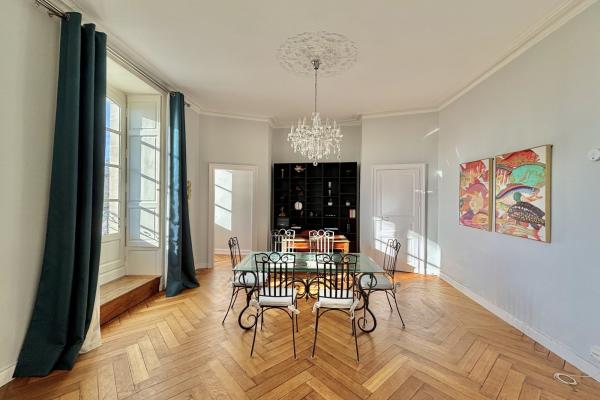 Louer appartement 3 pièce(s) 97 m² - Photo