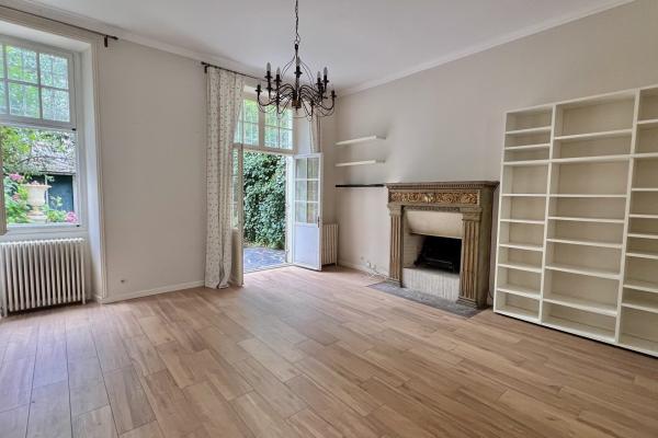 Louer maison 9 pièce(s) 221 m² - Photo